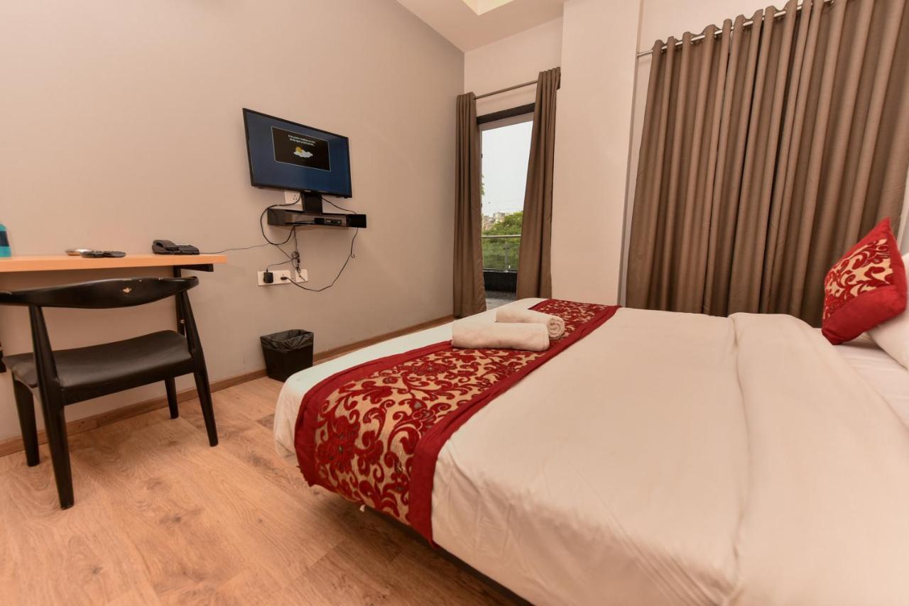 Hotel Red Saffron Neu-Delhi Exterior foto