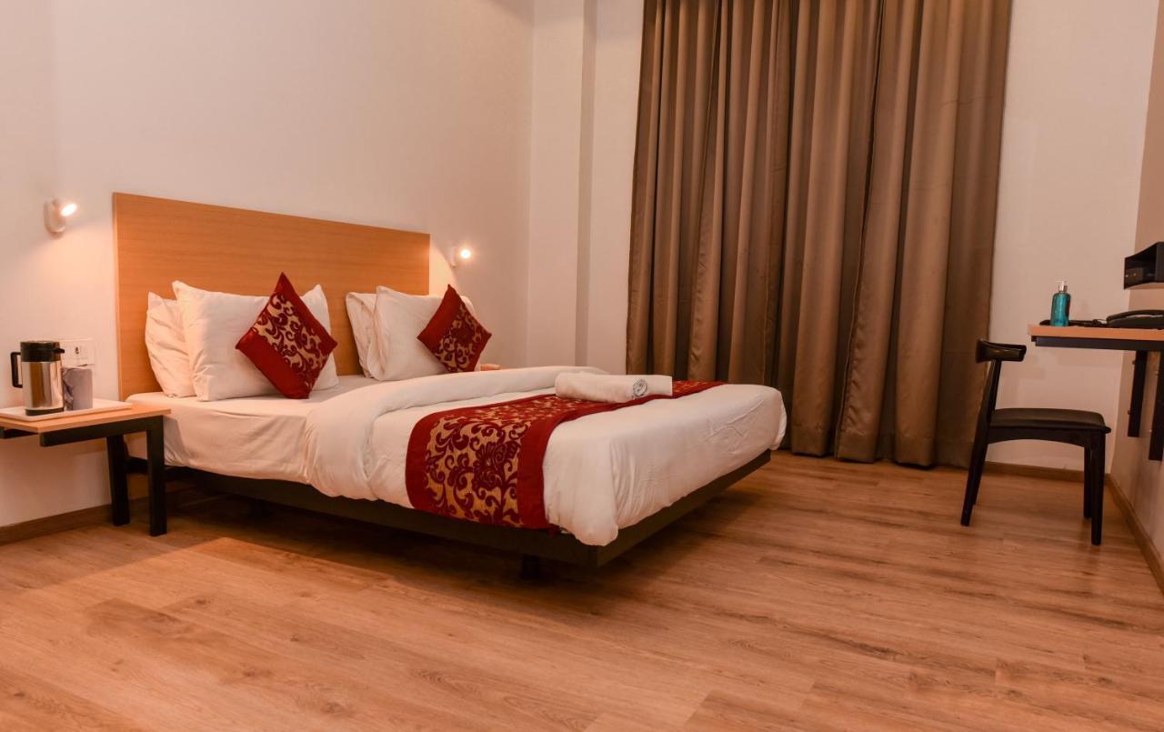 Hotel Red Saffron Neu-Delhi Exterior foto