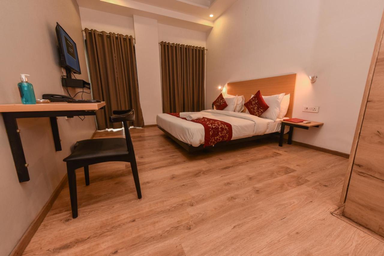 Hotel Red Saffron Neu-Delhi Exterior foto